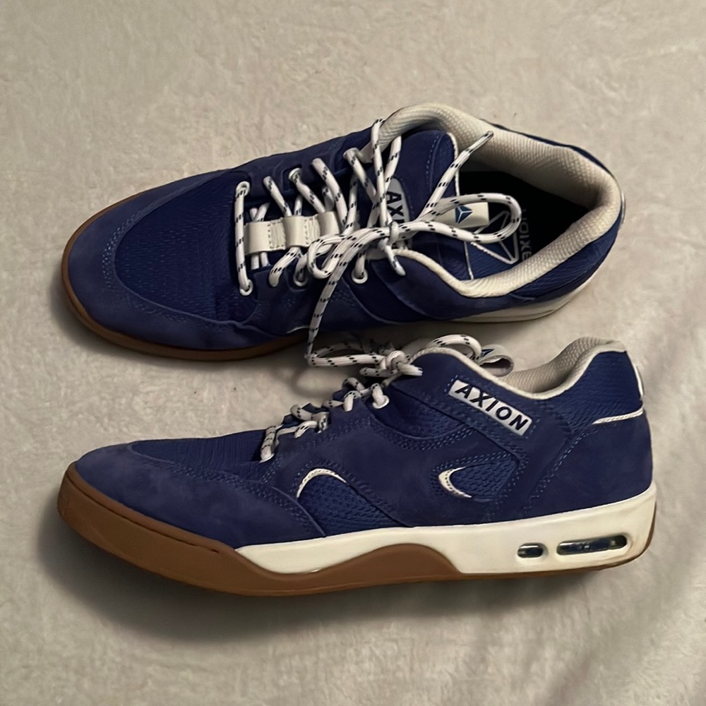 Axion Footwear Genesis Skateboarding Shoes Size 11 Royal/Gum